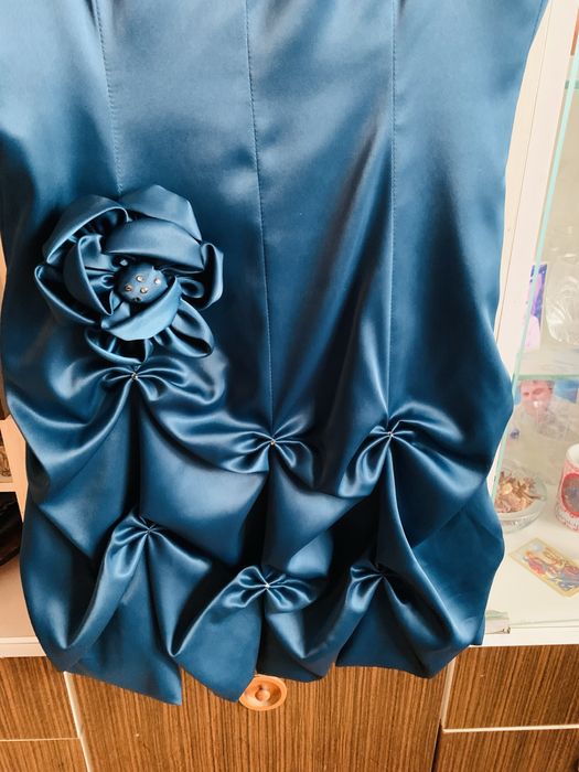 Официална рокля