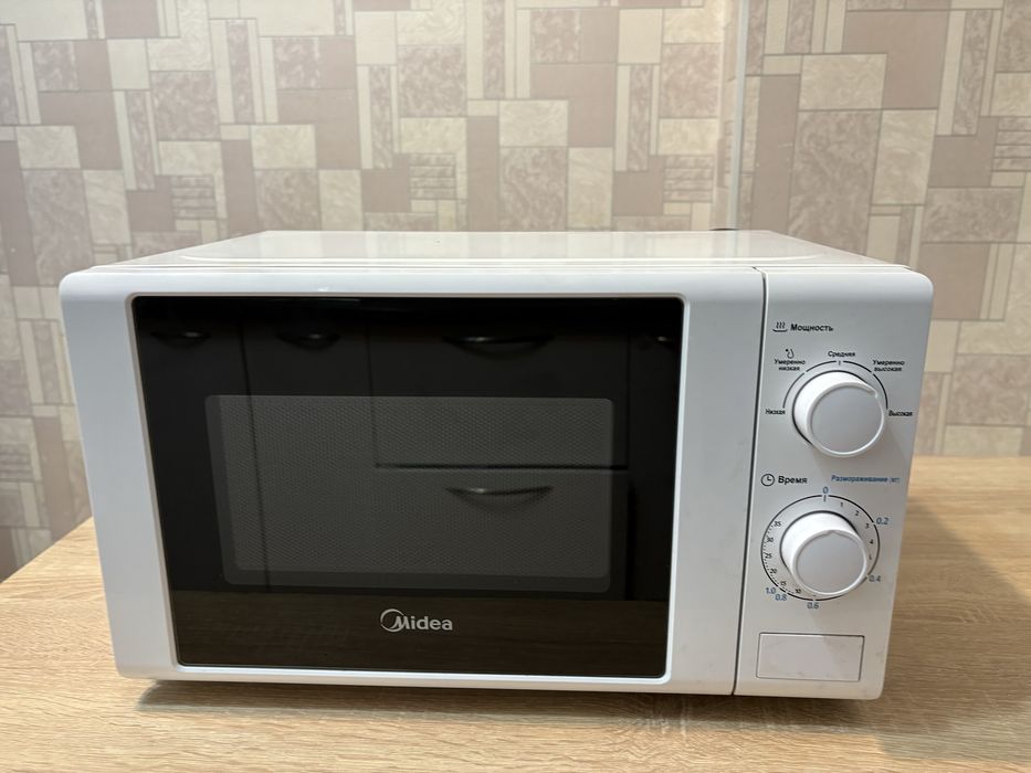 Микроволновка Midea