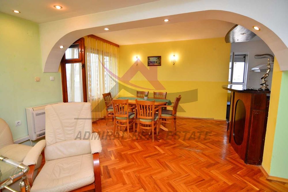 Дава се под наем Тристаен апартамент в Варна, Колхозен пазар - 70 кв.м за 460 € - Снимка #1