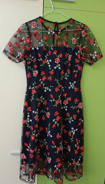 Rochie elegantă purtată