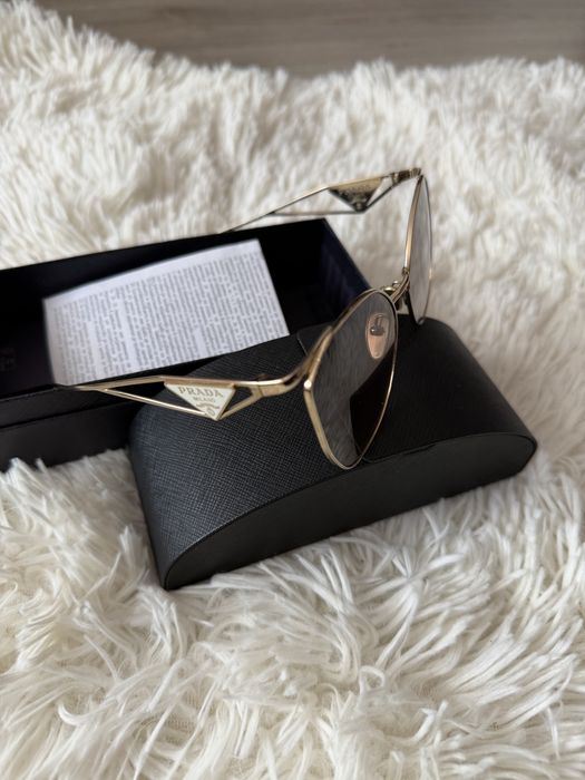 Prada оригинални слънчеви очила.