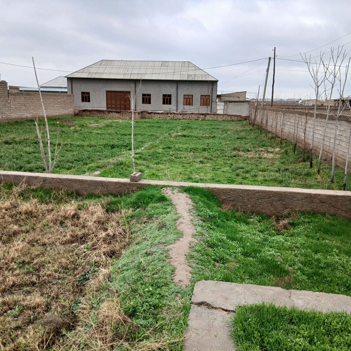 6 sotix yer sotiladi