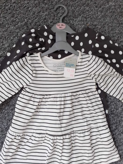 нови 2 броя комплект роклички за момиче 12-18месеца