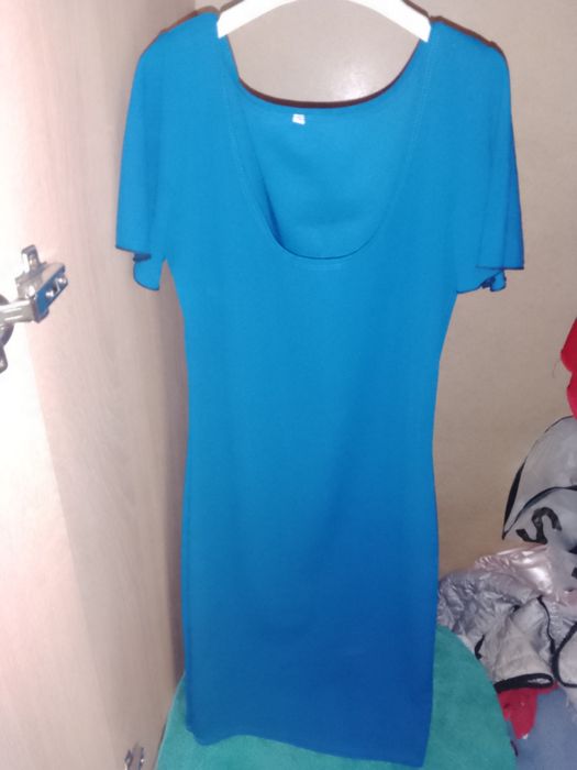 Vând rochi foarte frumoase mai multe detalii in privat