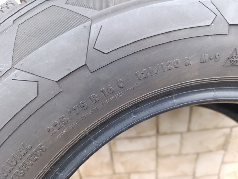 Зимни гуми Continental 225/75/16 C 121/120