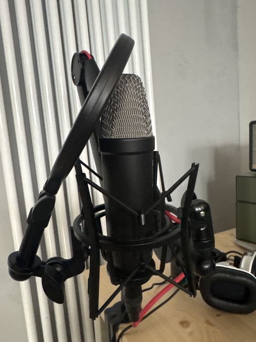 Звуковая карта focusrite, микрофон rode nt1 5th generation
