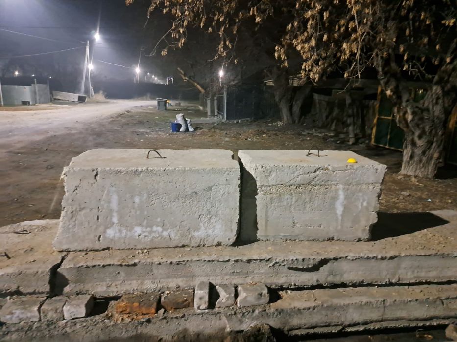 Бетонный блок продается