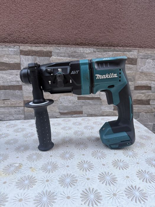 Акумулаторен перфоратор MAKITA DHR182