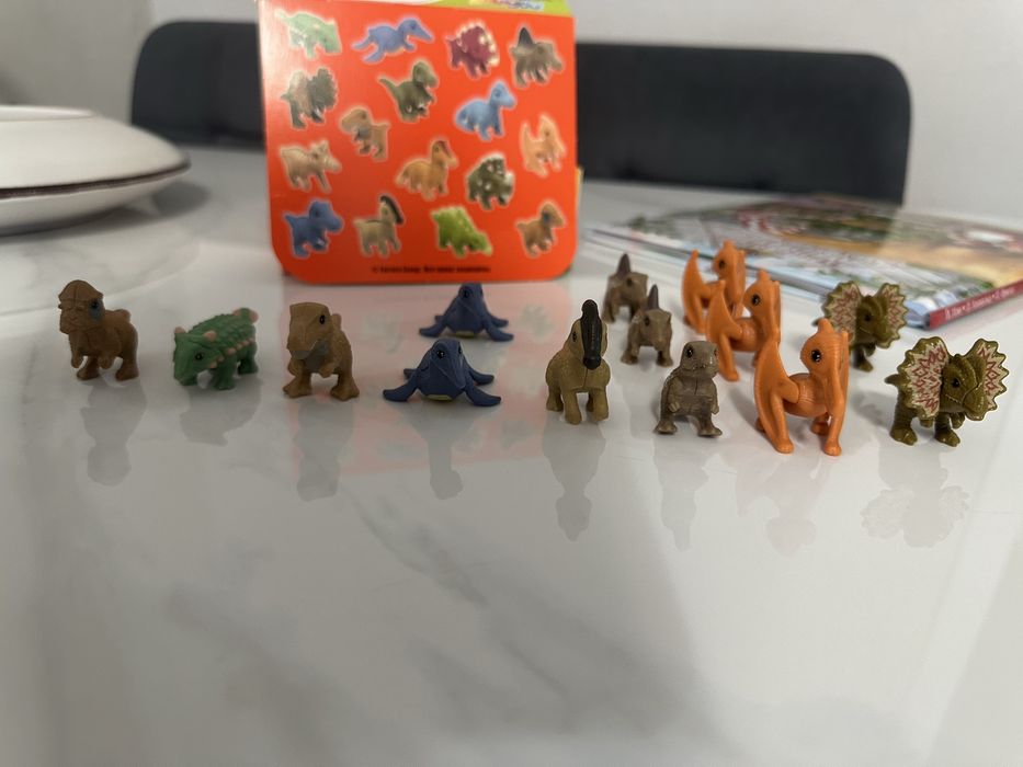 Игрушка Киндер Динозавр