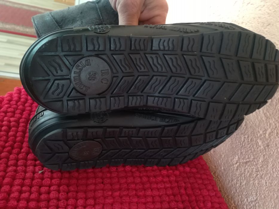 Cizme piele întoarsă nr 38 dama District