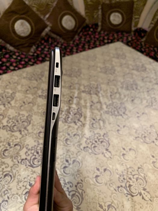 Samsung Notebook Core i7 holati tiniq