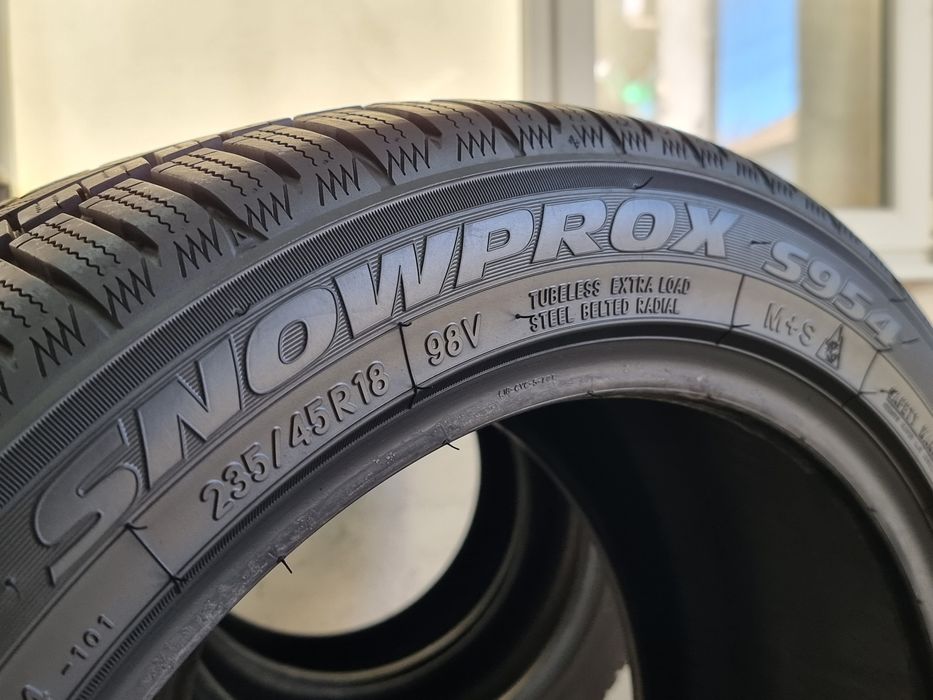 "Dot 24-23" 235/45/18 Toyo 4Броя: 650лв 8.8мм