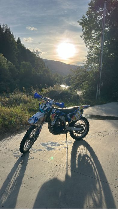 Vand Yamaha yz250f foarte ingrijita