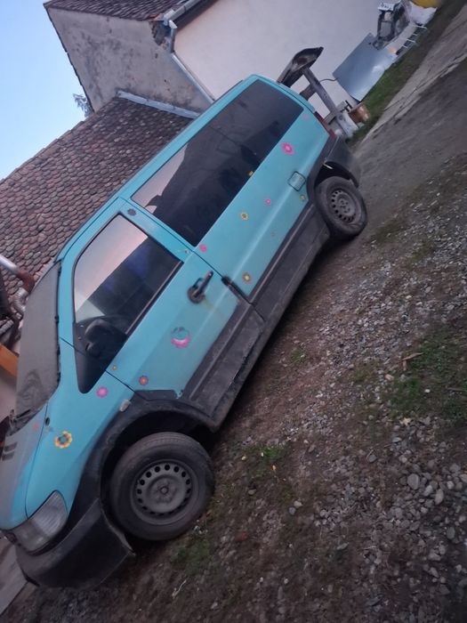 Vând Mercedes Vito