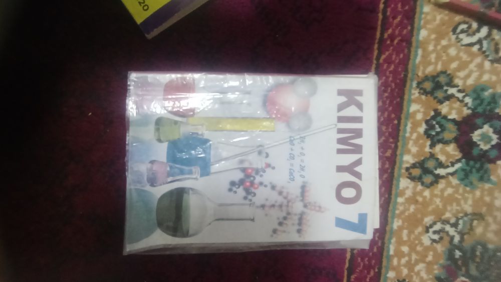 Kimyo va biologiya kitoblari