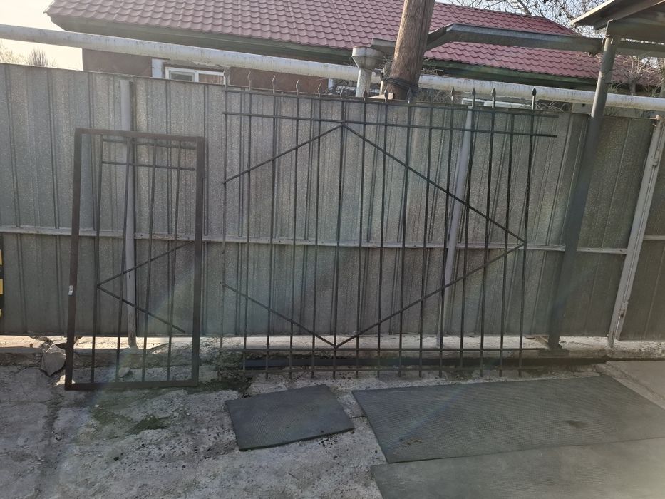 Кованный забор и калитка