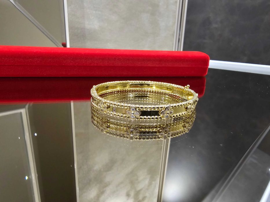 Van Cleef & Arpels VCA Gold Diamond Sweet Perlée Дамска Гривна