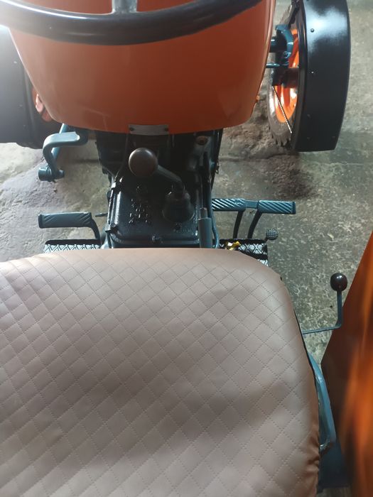 Vând tractoras fiat415 recondiționat de la cap la cap mai multe detali