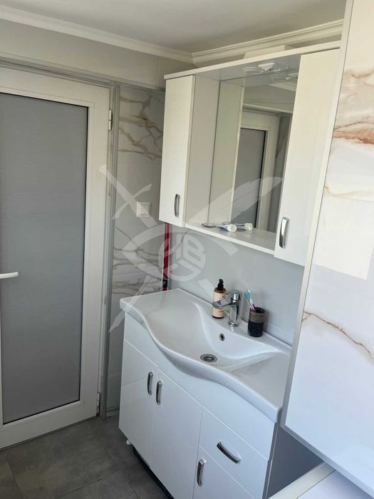 Дава се под наем Многостаен апартамент в Бургас, Център - 80 кв.м за 280000 € - Снимка #6