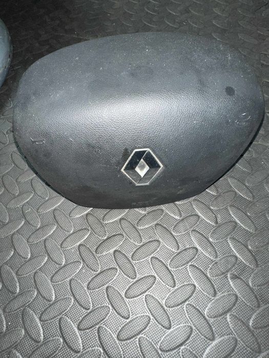 Volan Renault Laguna/ Clio cu airbag 
Doar airbag 250 lei