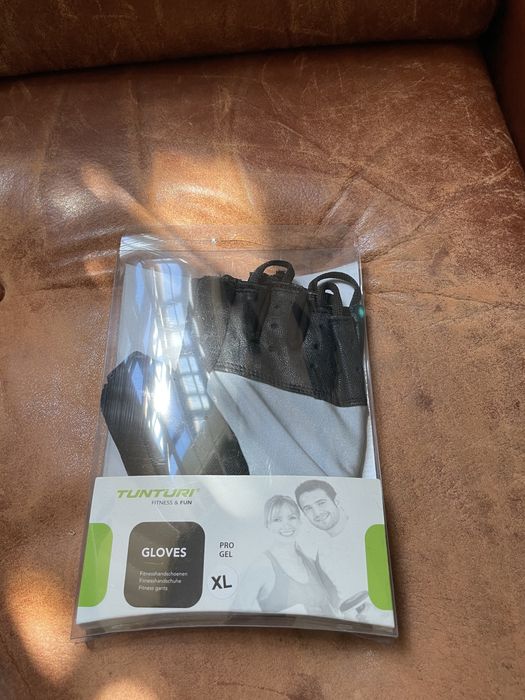 Manusi de sală. Nepurtate