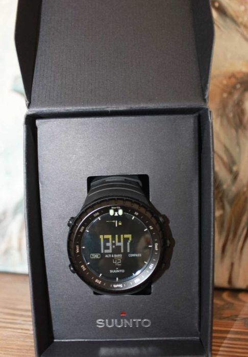 Часы Suunto Core
