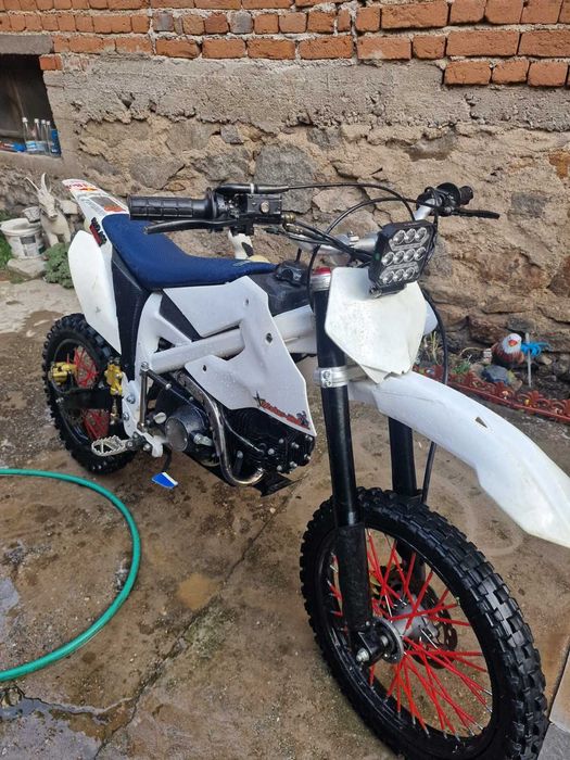 Бяла стрела 125cc