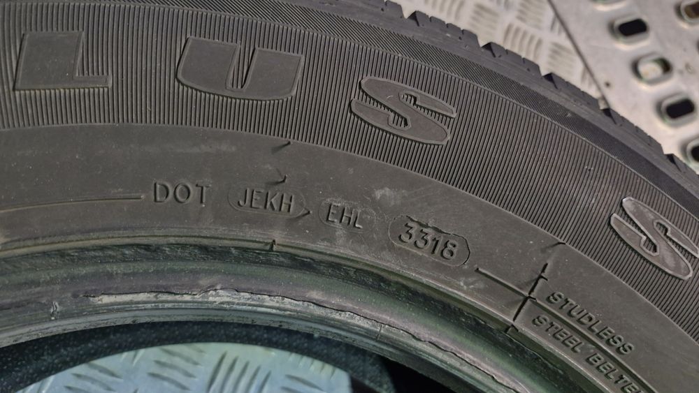 2 x Cauciuc / anvelopa 235 65 R16C Sprinter Crafter de iarna