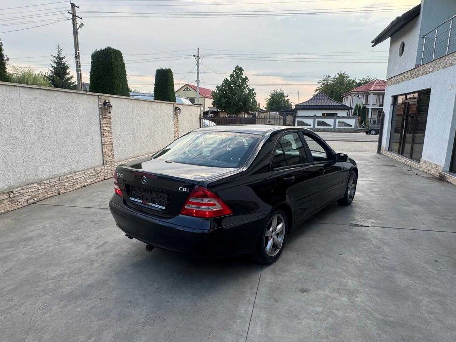 MERCEDES-BENZ C-Class 2005 — imagine 4