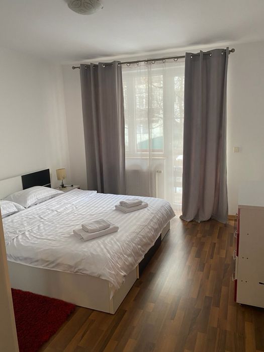 Apartament 2 dormitoare , living cu bucatarie