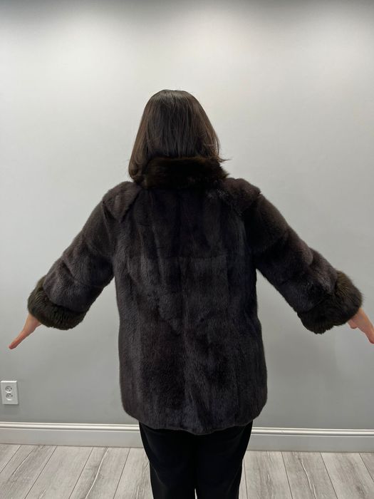 Продам норковую шубу