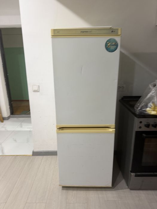 Продам холодильник