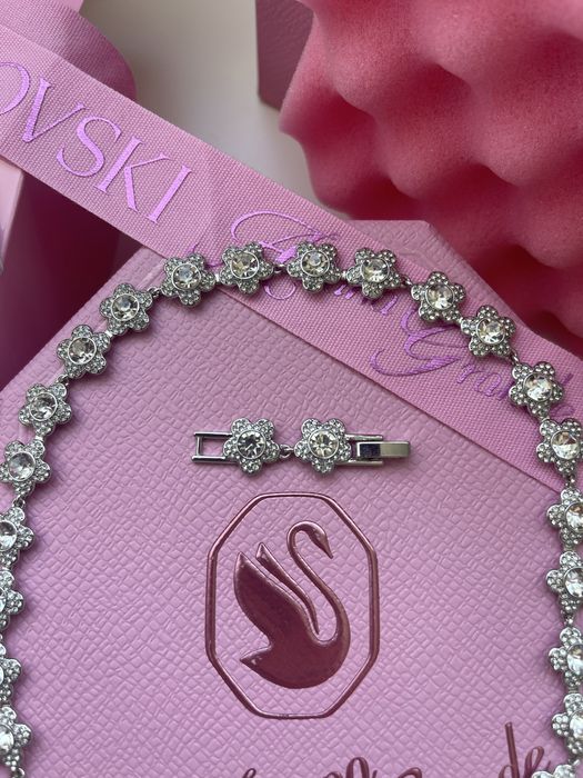 Swarovski - Ariana Grande x Swarovski Цвете колие / Ново