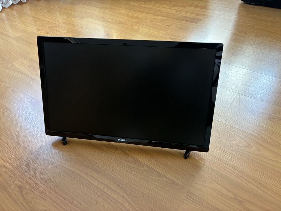 Televizor  PHILIPS  cu telecomanda