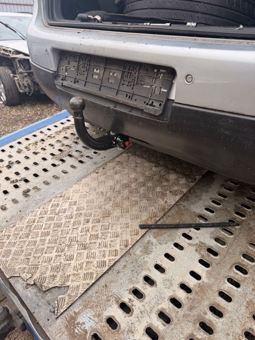 Cui carlig tractare remorcare original cu 2 chei vw golf 5/6