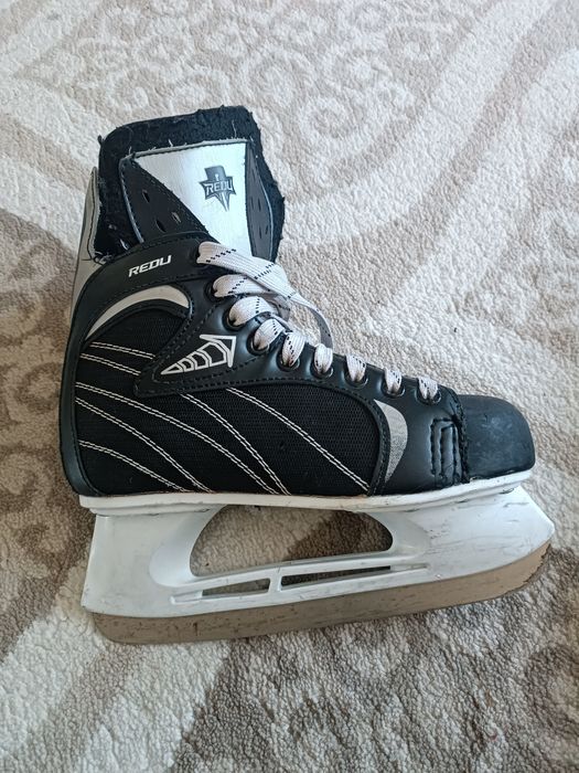 Коньки 37 размер продается