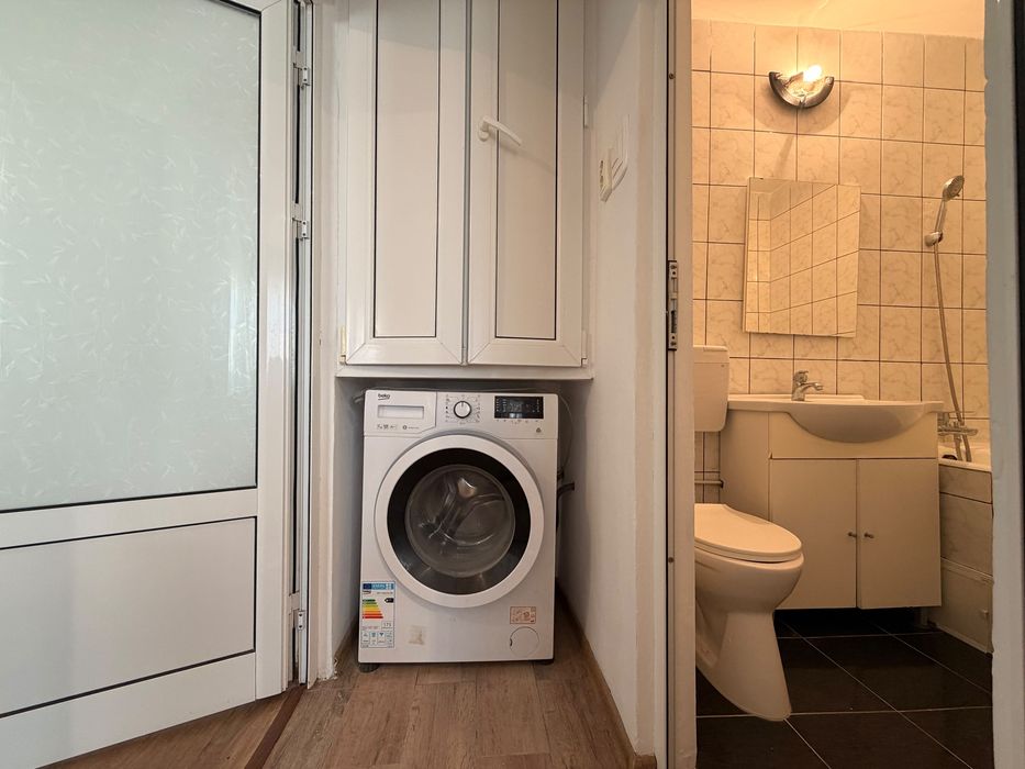 Vand apartament cu doua camere