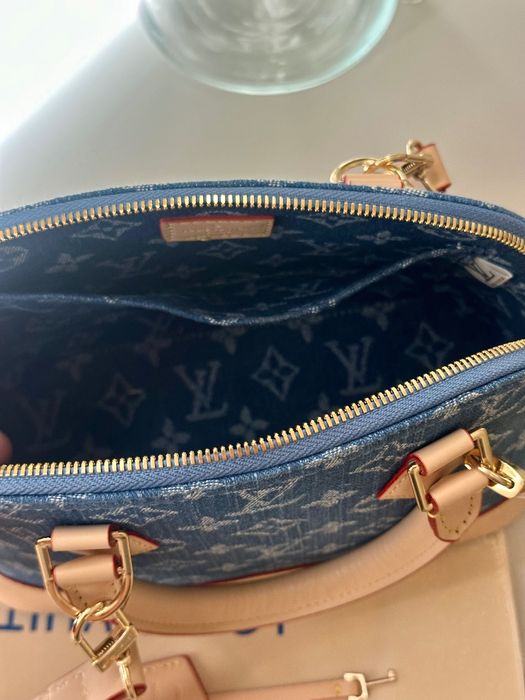 Louis Vuitton Geanta de mãnã alma LV