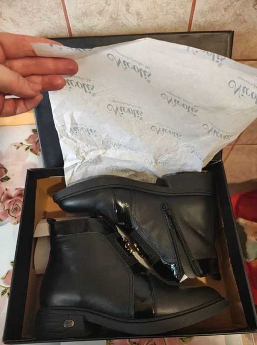 Vand ghete pentru dama, piele, marimea 41