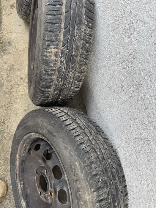 Vand anvelope cu jante 175 65 R14. 205 65 16C