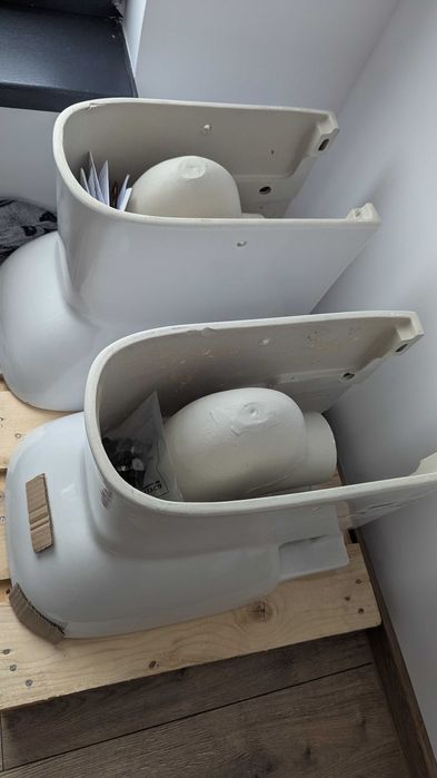 Vas WC pe pardoseală Roca Debba Square