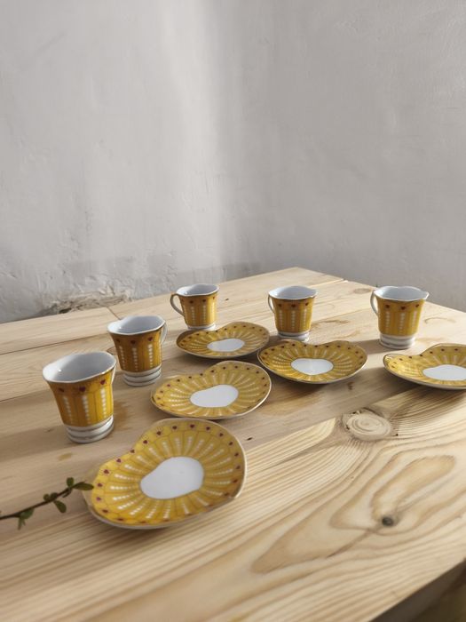 Vând set unicat ceramica forma inima cesti farfurii