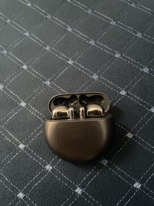 Наушники Huawei Freebuds 4