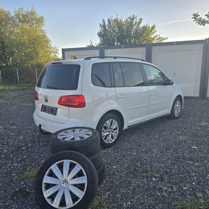 Volkswagen Touran 1.6 TDI / DSG / Cutie automata