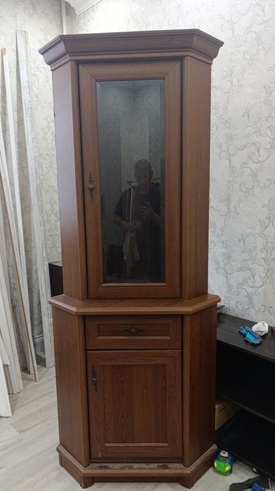Угловой сервант, горка