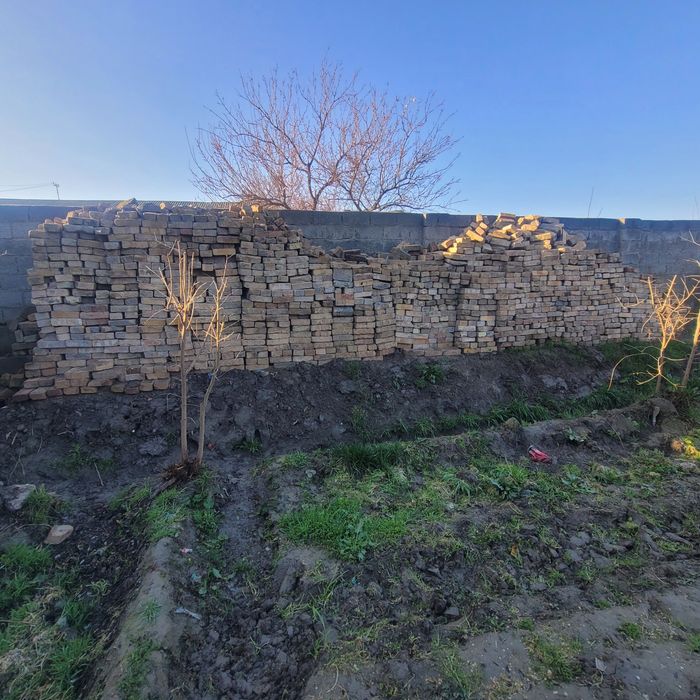 Eski ģishtlar bor yaxshi holatda