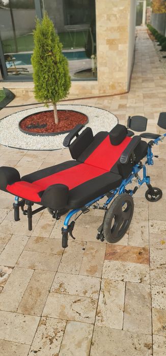 Scaun cu rotile Neurlogie cu sprijin picioare/maini si spatar reglabil