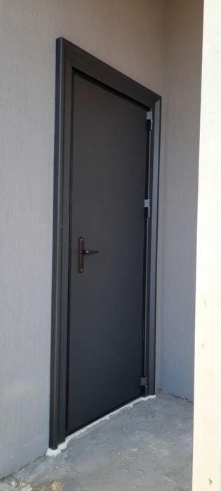 Металлические двери, изготовление.