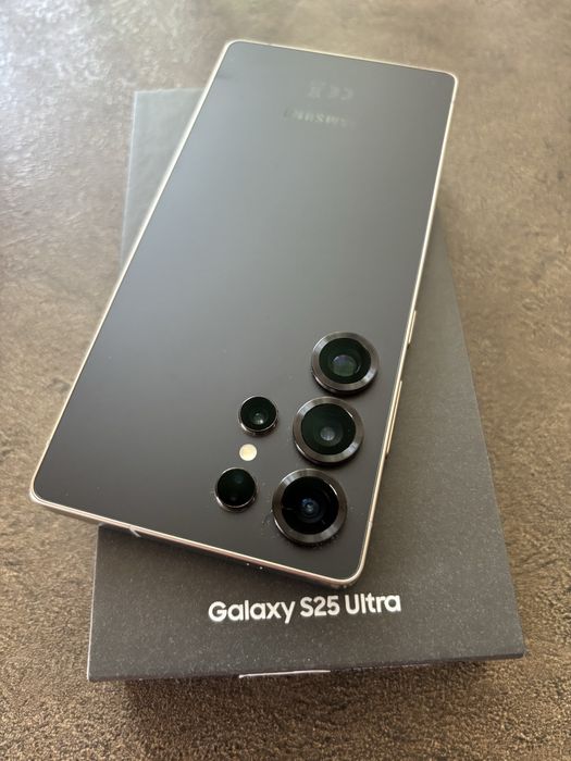 Samsung s25 Ultra 512gb Titanium black
