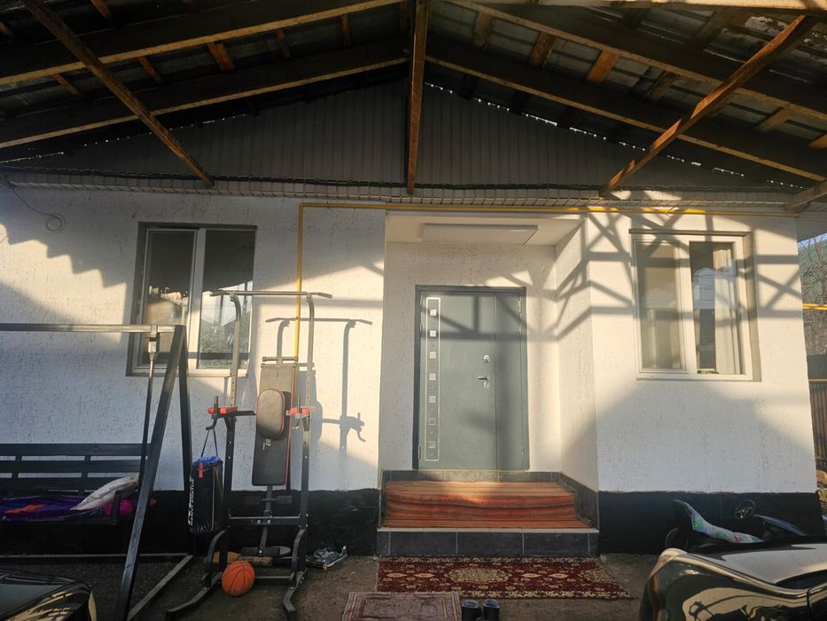 Дом двухэтажный уютный